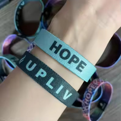 UPliv wristband - Your daily inspiration, one tap away